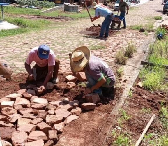 Imagem de compartilhamento para o artigo Camapuã intensifica manutenção de ruas com paralelepípedo da MS Todo dia